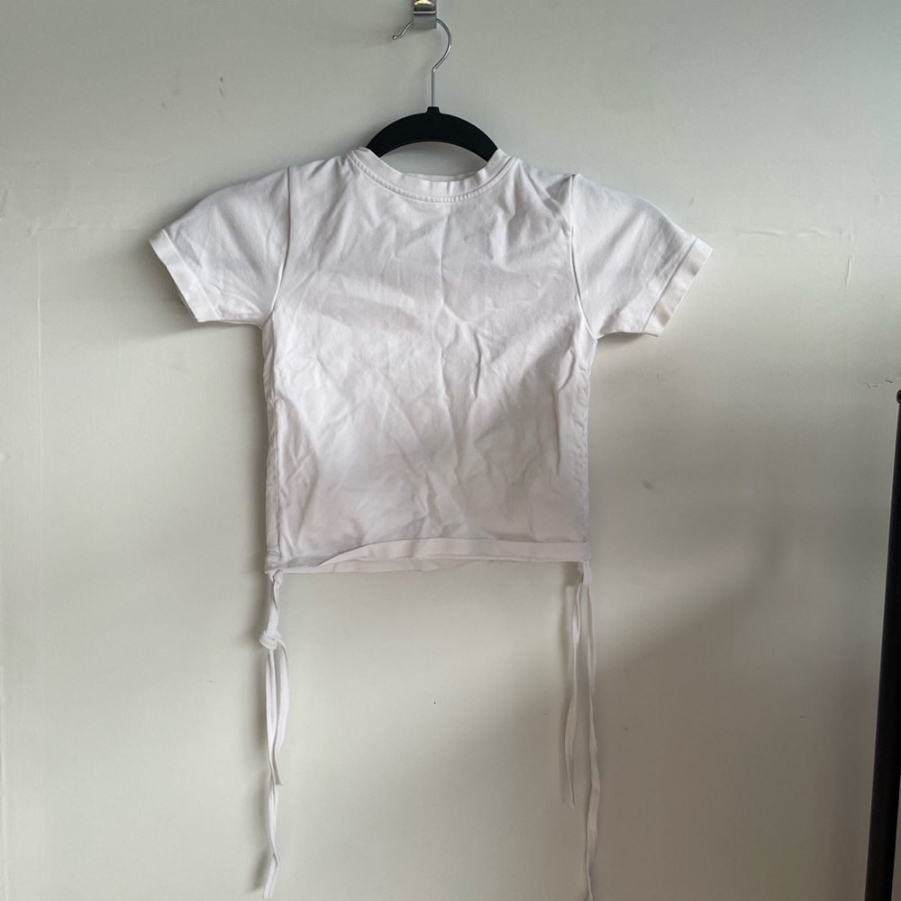 Woman’s white shirt